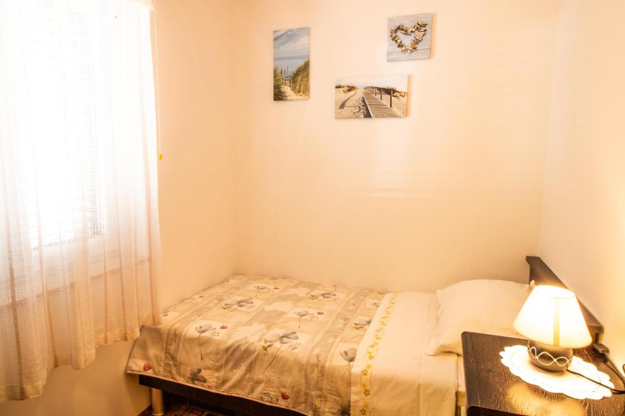 Apartment Mario With Terrace And Sea View Baska  Exterior photo