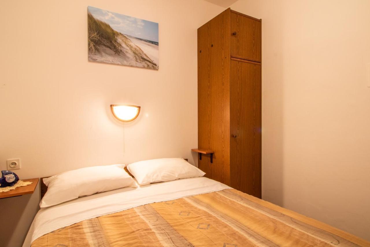 Apartment Mario With Terrace And Sea View Baska  Exterior photo